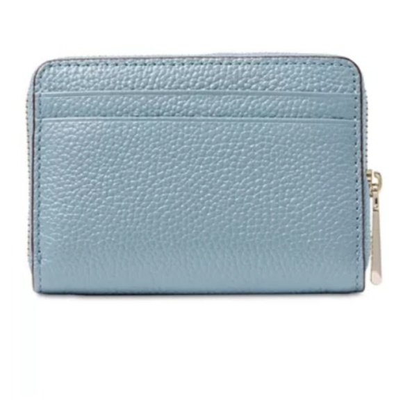 Michael Kors

Pebble Leather Zip-Around - Picture 3 of 3